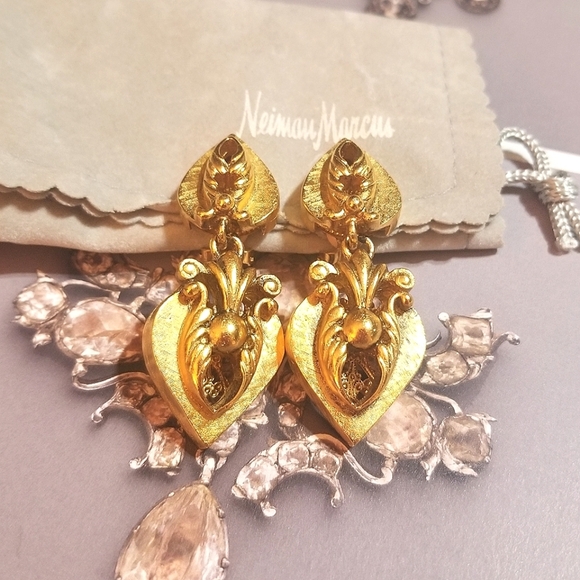 VTG Jose' & Maria Barrera Etruscan Revival Golden Earrings - Picture 7 of 8